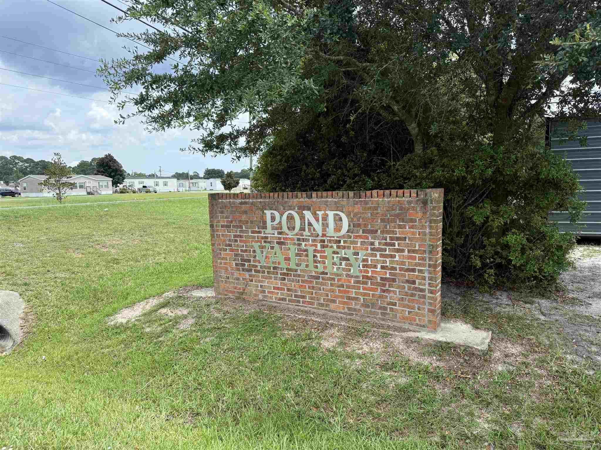 8100 Pond Valley Dr, Pensacola FL 32506