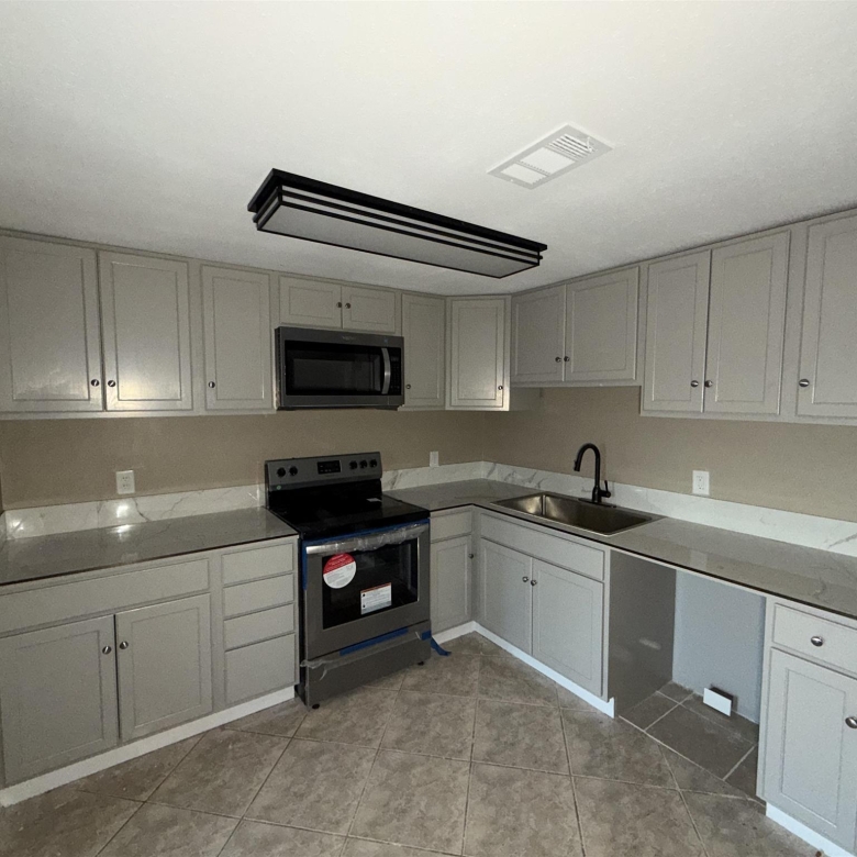 3600 E 8th St, Panama City FL 32401