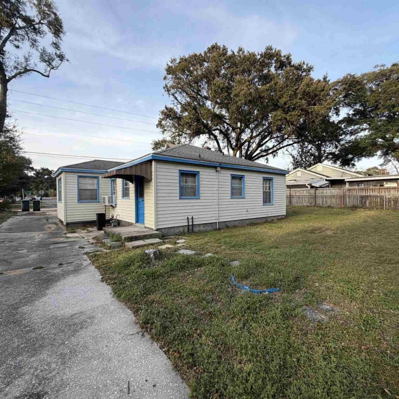 4915 Jackson St, Pensacola FL 32506