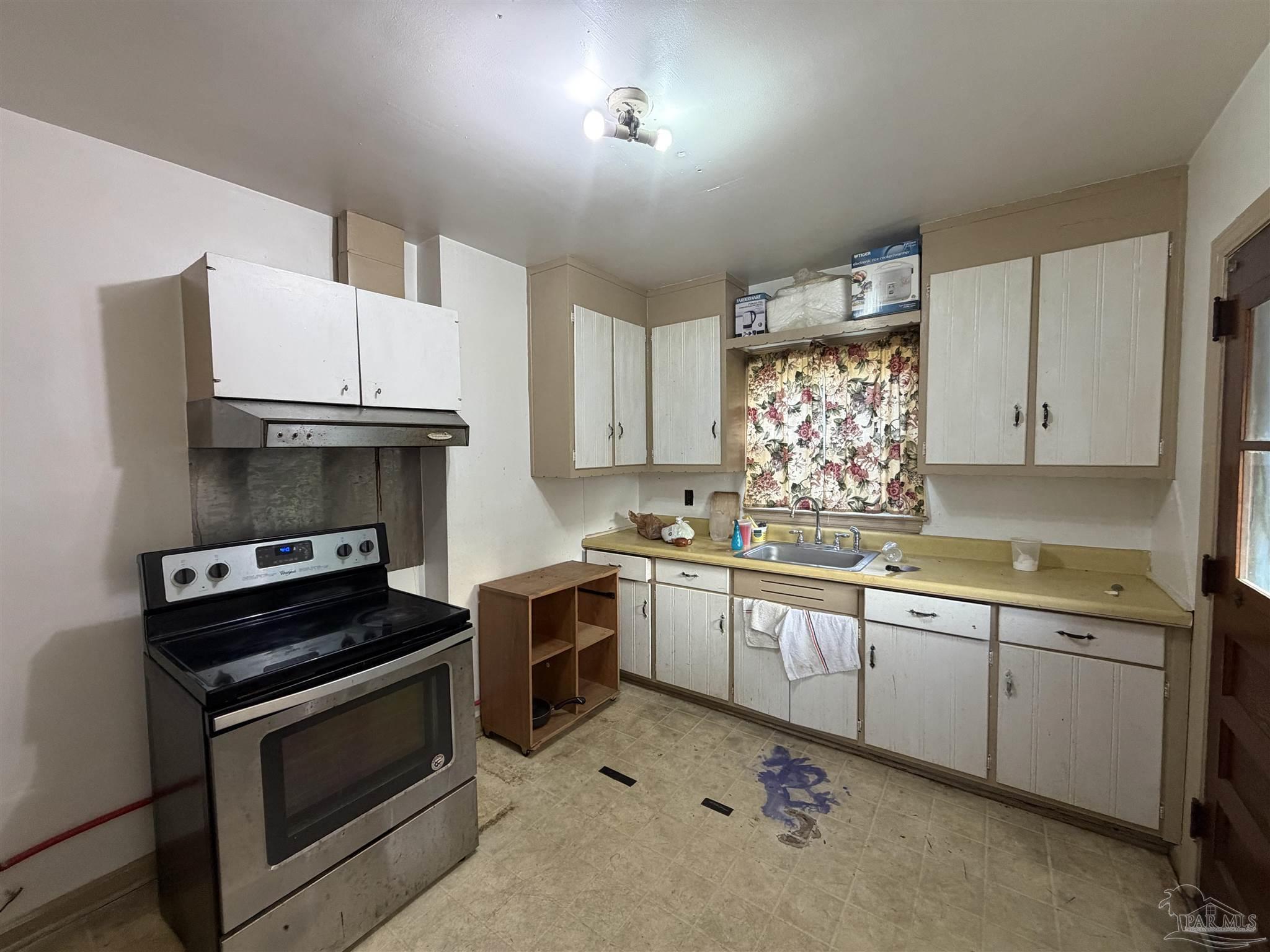 4915 Jackson St, Pensacola FL 32506