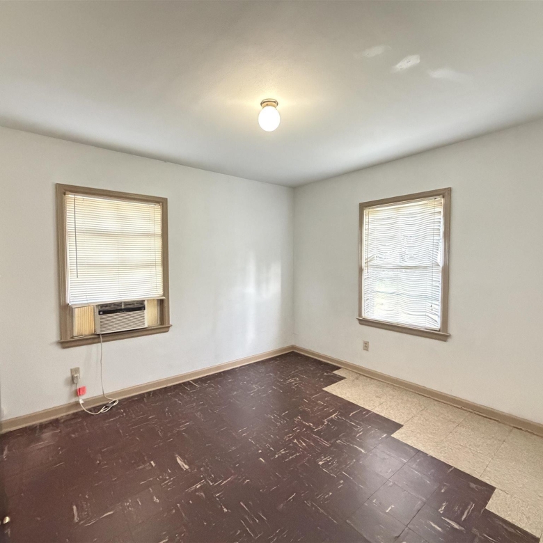 4915 Jackson St, Pensacola FL 32506