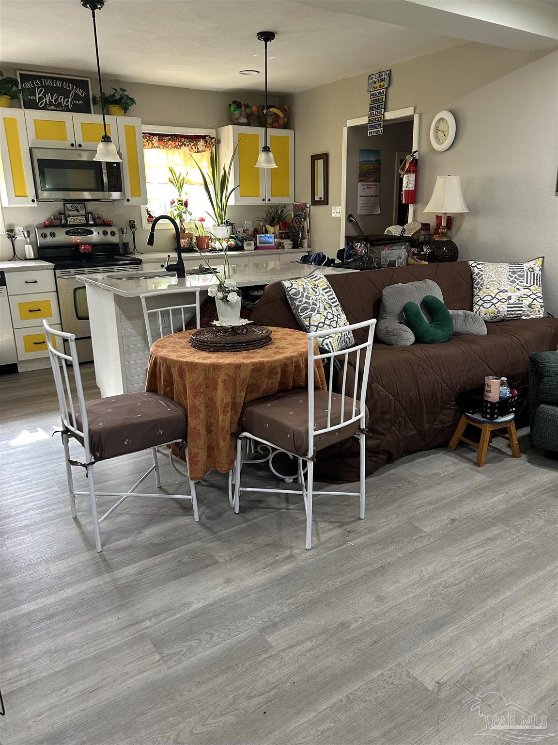 207 Emerald Ave, Pensacola FL 32505