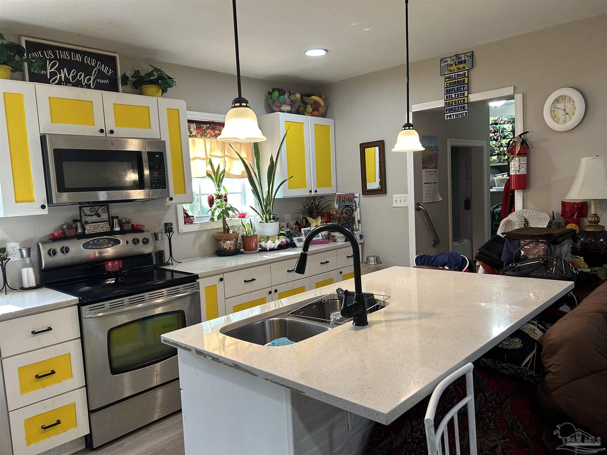 207 Emerald Ave, Pensacola FL 32505
