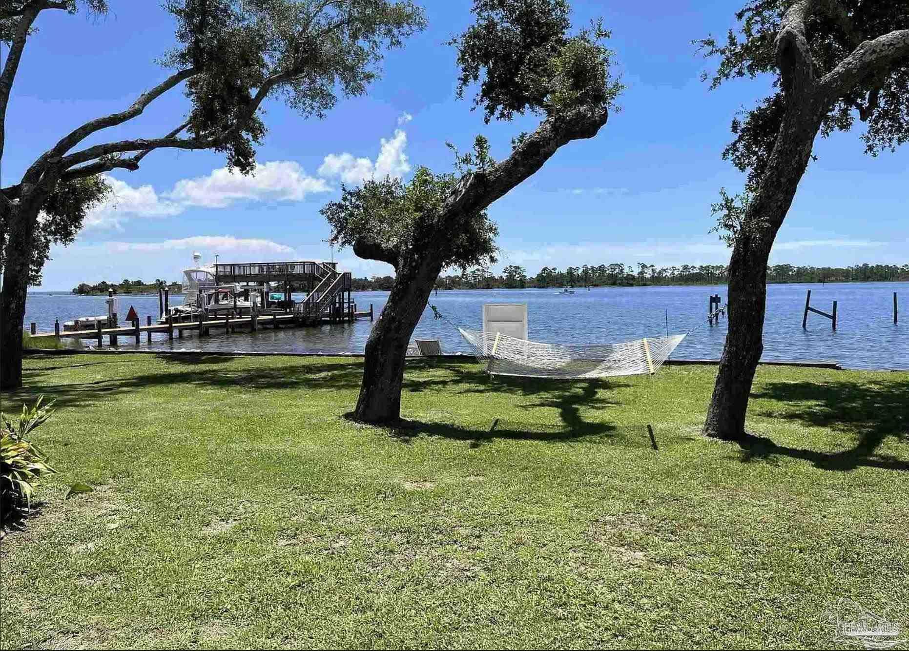 634 1/2 Silvershore Dr, Pensacola FL 32507