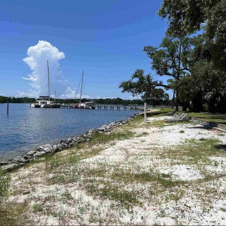 634 1/2 Silvershore Dr, Pensacola FL 32507