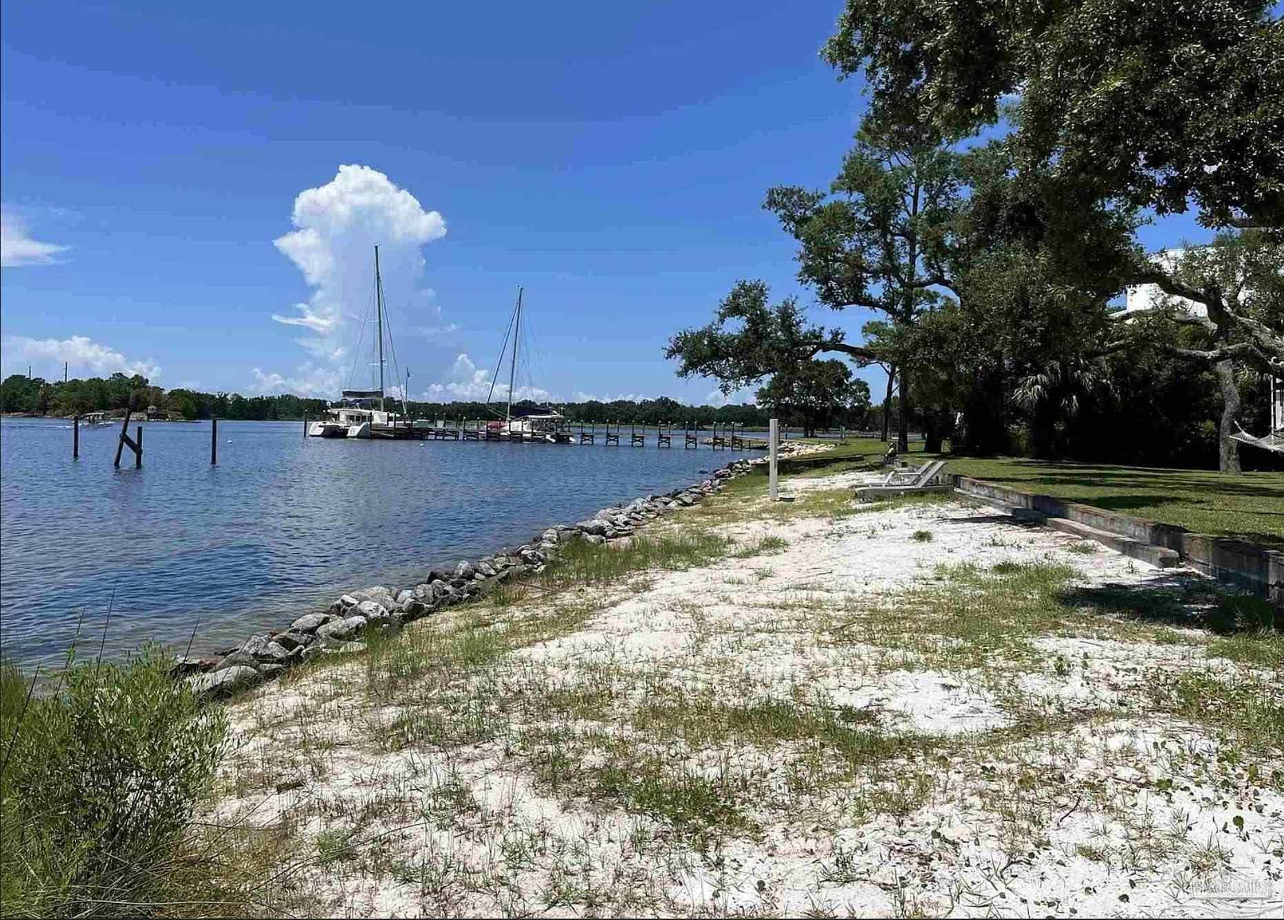 634 1/2 Silvershore Dr, Pensacola FL 32507