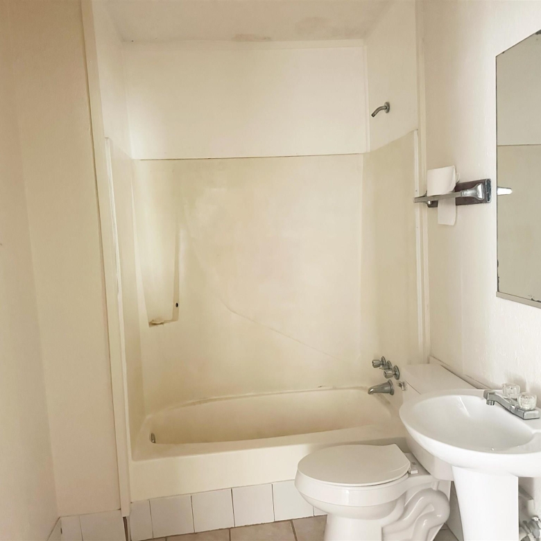 4332 Merito St # 2, Pensacola FL 32506