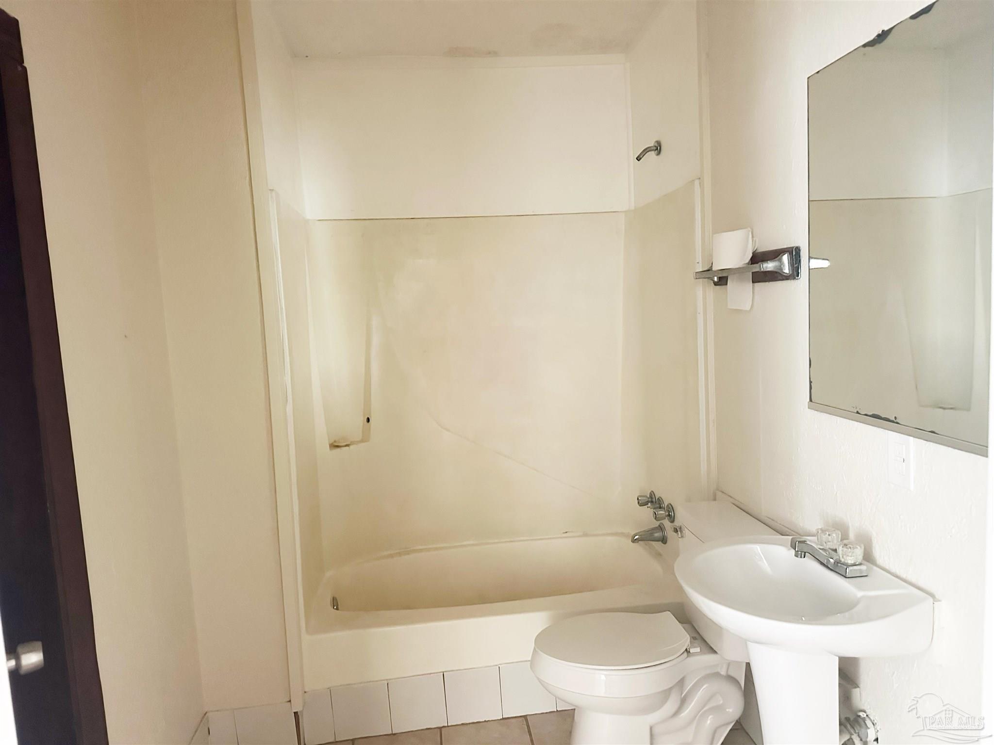 4332 Merito St # 2, Pensacola FL 32506